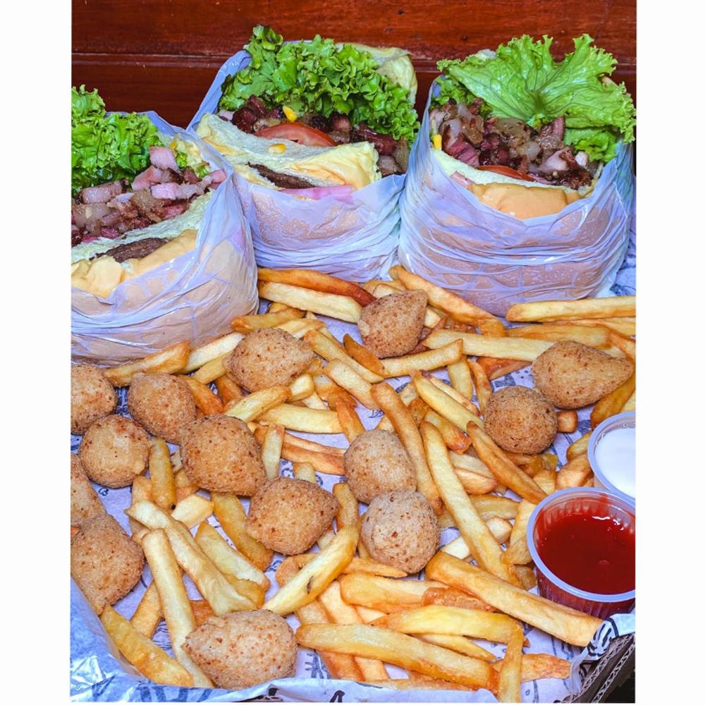 Combo Família - 3 X- Bacon + Batata Frita+ Coxinha Frita+ 3 Refrigerante 200ml 