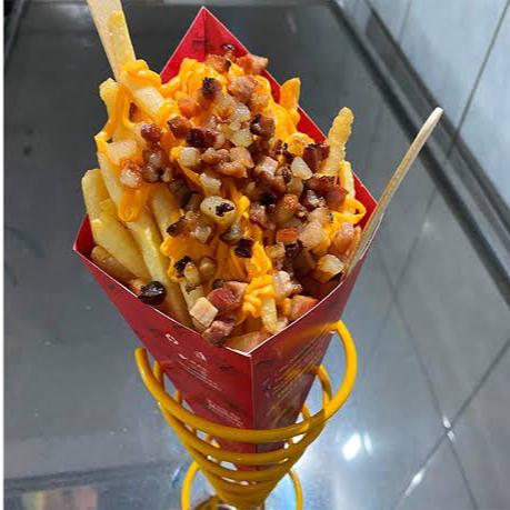 Batata Frita No Cone, Bacon, Mussarela E Cheddar